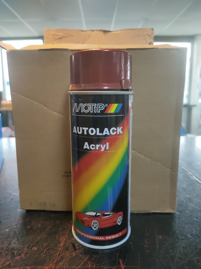 MOTIP KOMPAKT ROOD METALLIC 400ML (1ST)-autolak-spuitbus -RAL- 51711