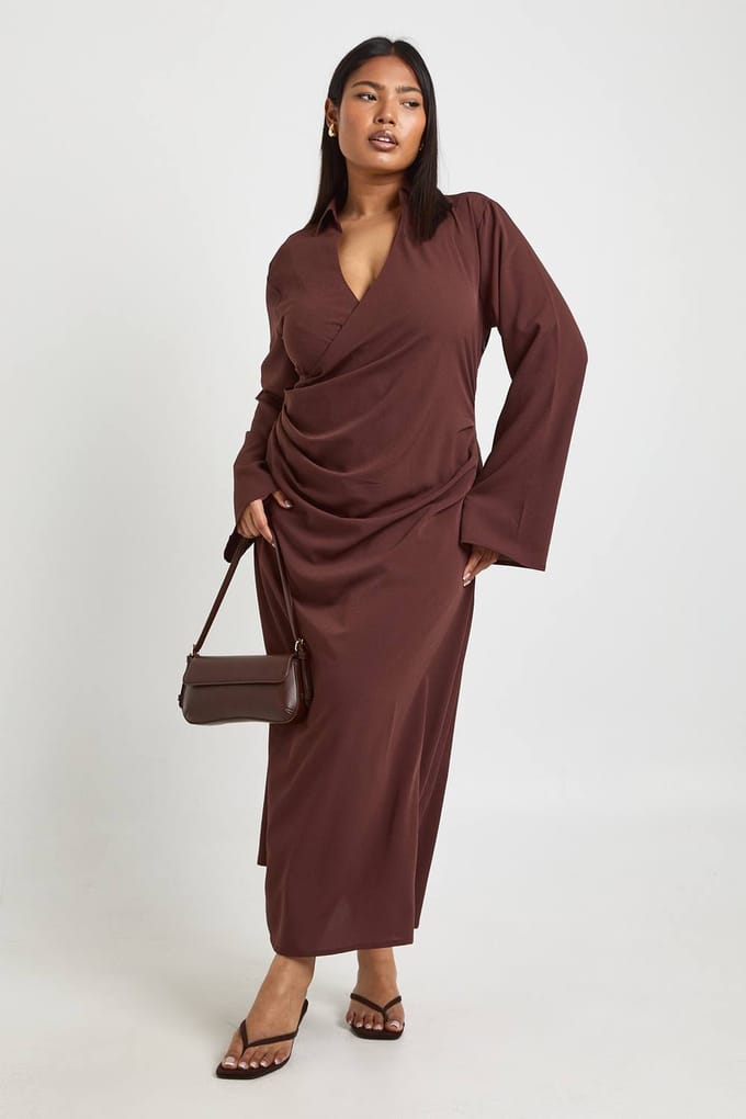boohoo Dames Plus Geweven Wikkel Draperie Detail Midaxi Jurk | Chocolate | Maat: 16