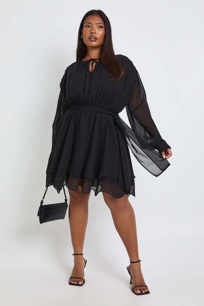 boohoo Dames Plus Chiffon skaterjurk met lange mouwen | Black | Maat: 20