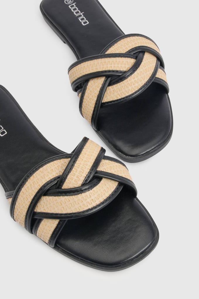 boohoo Dames Raffia Contrast Crossover Detail Slippers | Zwart | Maat: 37
