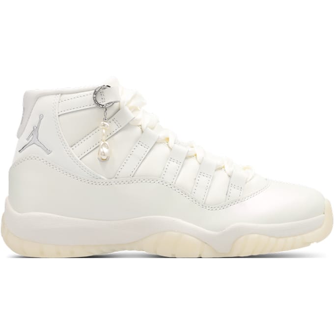 Jordan 11 Retro Sneakers Dames - Wit - Maat 38 - Leer, Synthetisch