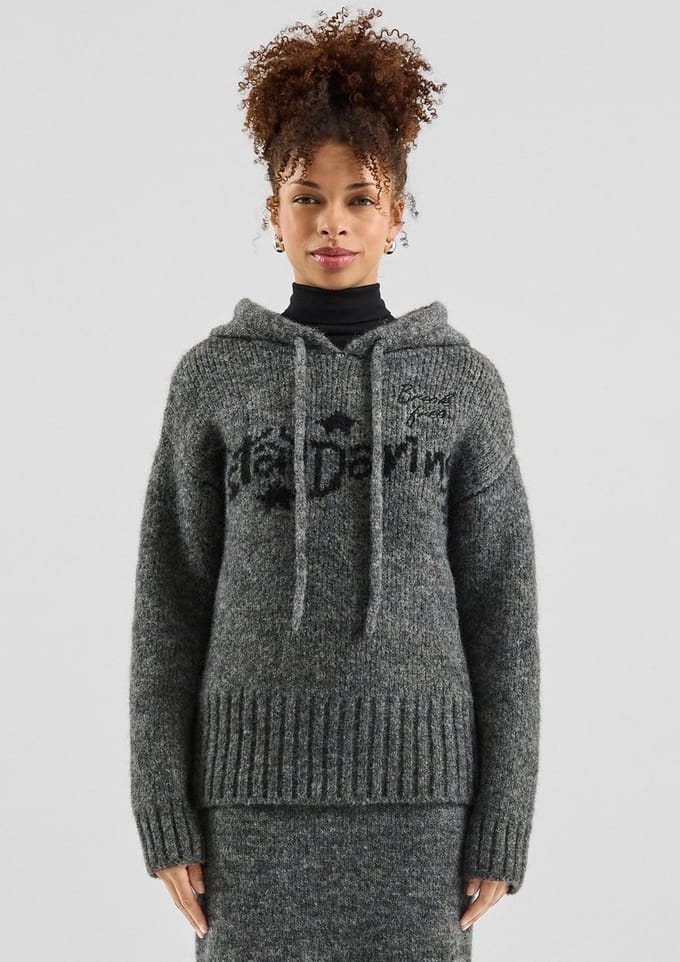 Pullover in fluffy breiwerk met geborduurde tekst voor dames QS