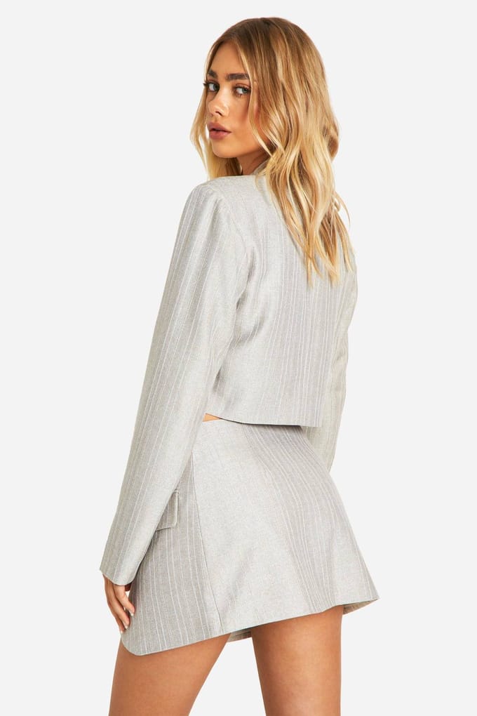 boohoo Dames Premium Pinstripe Wrap Front Micro Mini Rok | Stone | Maat: 8