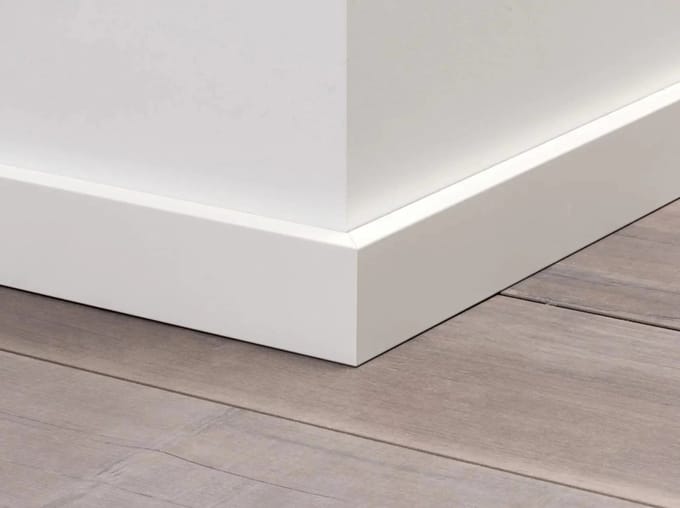 MDF Moderne plint 55x12 voorgelakt RAL 9016