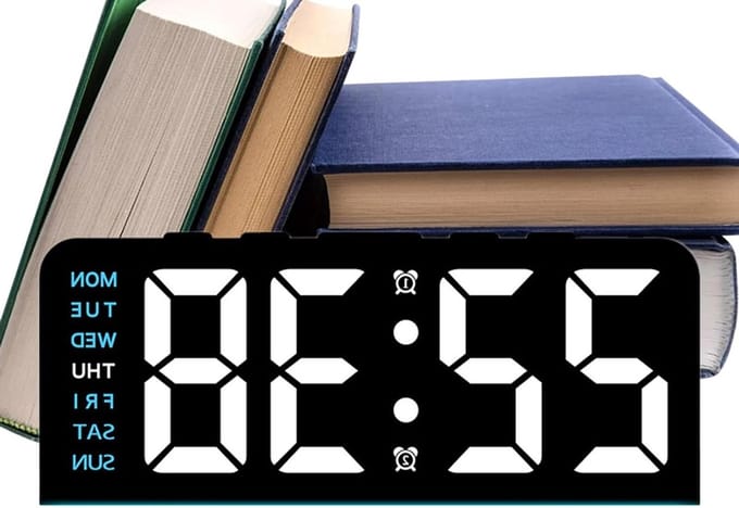 Digitale Wekker - Bureauklok Sfeerverlichting - Tijdweergave Decoratie - Adaptieve Helderheid - 54 cm Breed - Zwart