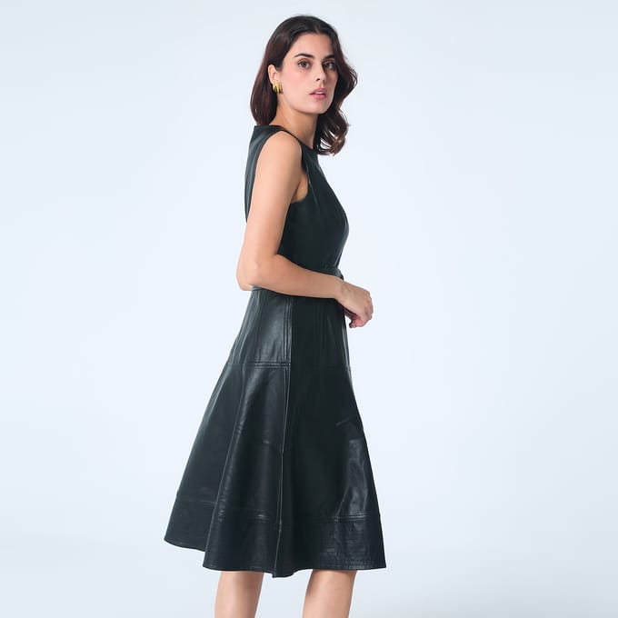 Fit-and-flare PU mouwloos jurkje