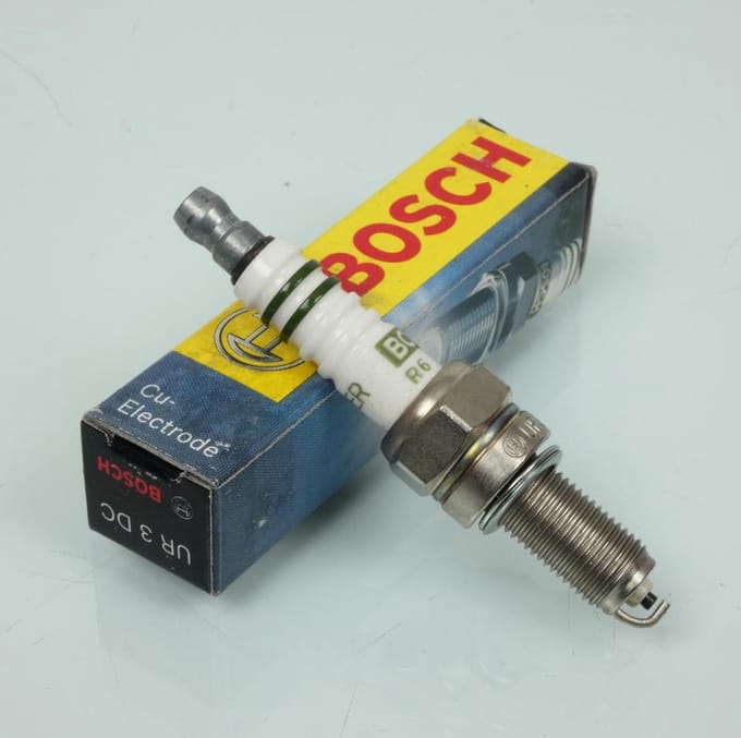 Bougie d'allumage Bosch pour Quad Arctic cat 1000 I Gt 4X4 2011 à 2012 Neuf