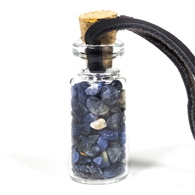 Geschenkflesje aan waxkoord met sodaliet