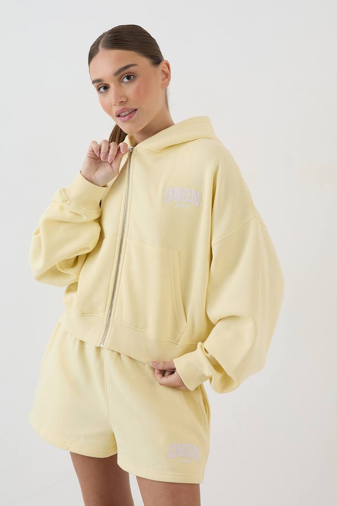 Dames Dsgn Studio Collegiale Applique Boxy Crop Hoodie Met Rits | Citroen | Maat: Medium