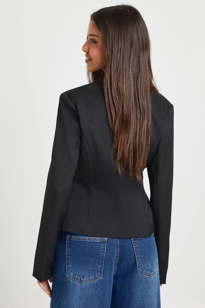 boohoo Dames Gouden knoop gerafelde blazer | Zwart | Maat: 38