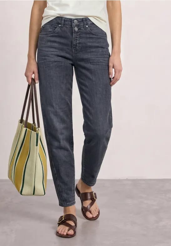 High Waist Barrel Leg jeans in Loose Fit