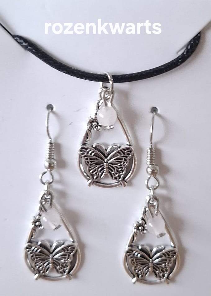 Set "Rozenkwarts" Waterdruppel / Vlinder Ketting / Oorbellen
