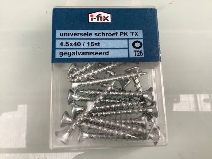 Ifix hout schroef. 4.5 x 40 mm plat kop torx verzinkt.15 stuks universele schroeven.