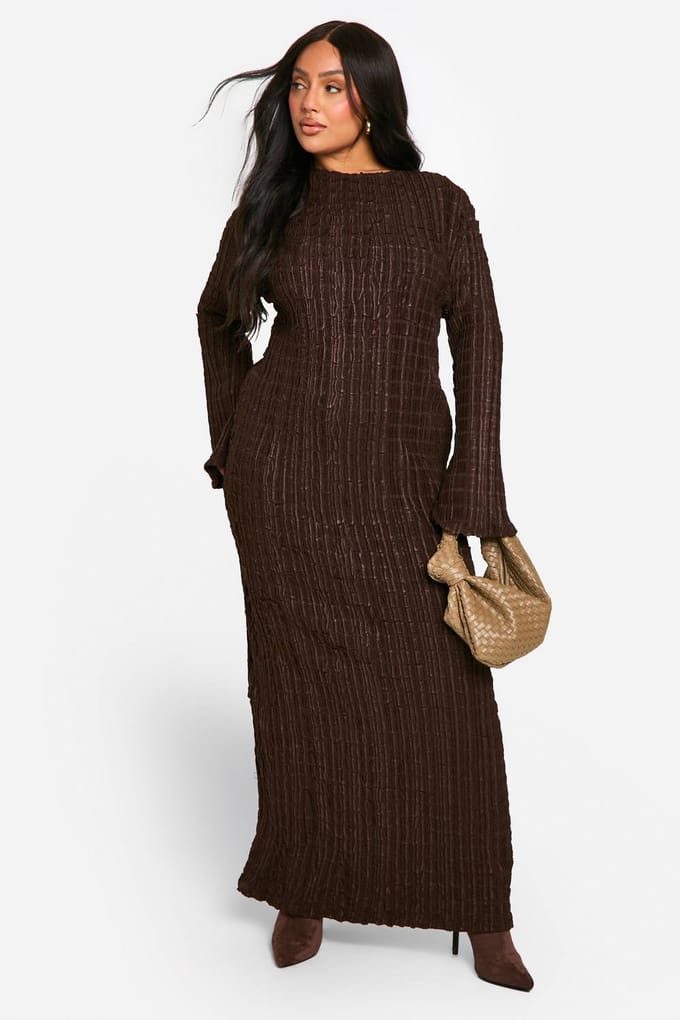 boohoo Dames PLUS GETEXTUREERDE MAXI-JURK MET UITLOPENDE MOUWEN | Chocolate | Maat: 24
