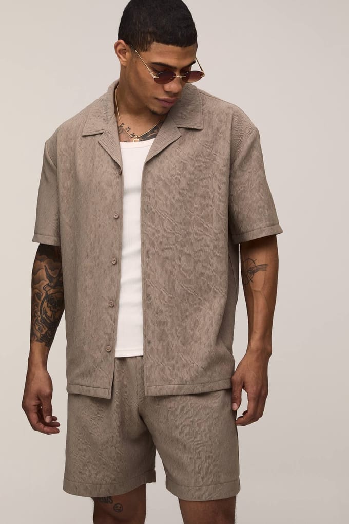 Oversized Shirt En Ontspannen Plissé Set Met Middellange Short | Stone | Size Small
