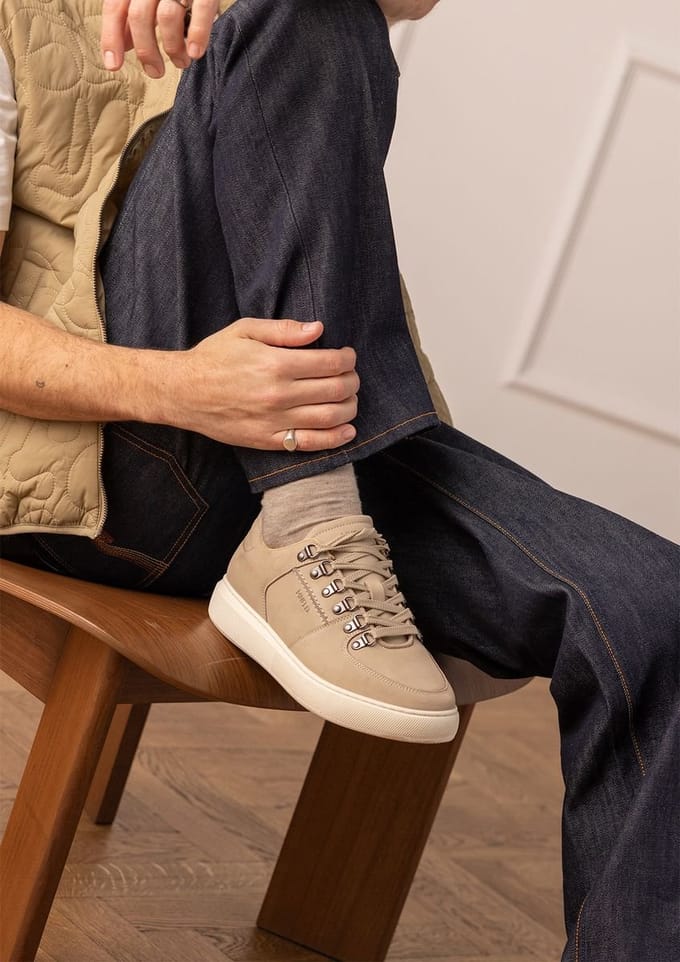 Manfield - Heren - Beige nubuck sneakers - Maat 45