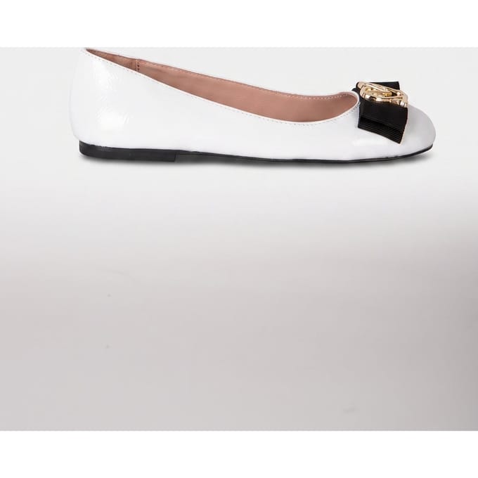 Moschino Patent-leather Ballet Flats White Maat: 35 | Ballerina's Outlet | Dames | Wit