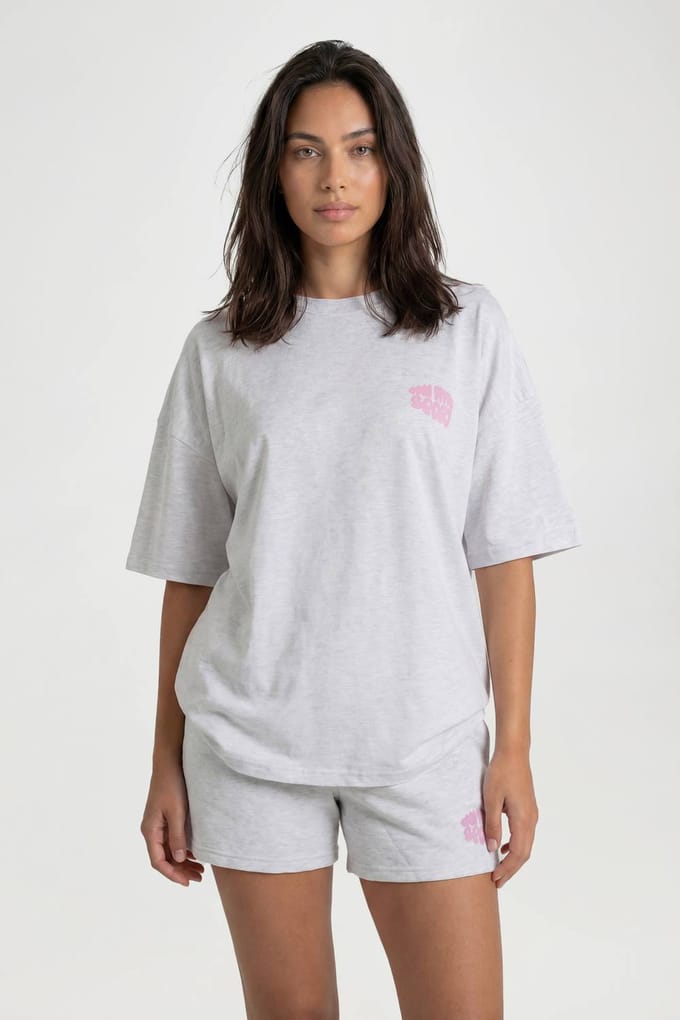 Dames Dsgn Studio Sport Bubble Slogan Oversized T-shirt | Asgrijs | Maat: Medium