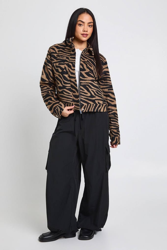 boohoo Dames Zebraprint Wollen Look Jasje | Beige | Maat: 14