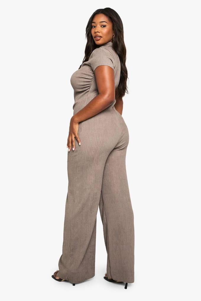 boohoo Dames plus ripple textuur hoge kraag jumpsuit | Mocha | Maat: 26