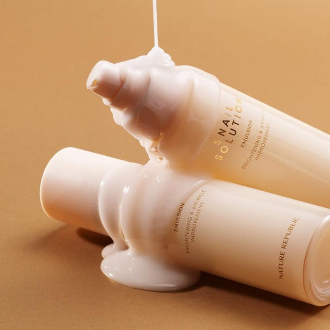Nature Republic Émulsion Solution d'Escargot 120 ml 1pc + Sample Gifts beige