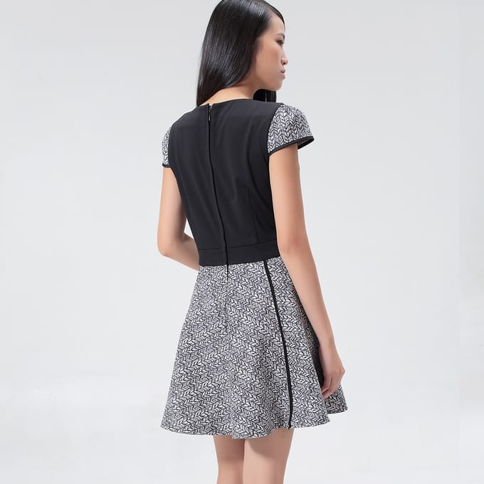 Geometrische print skaterjurk en trui garnering