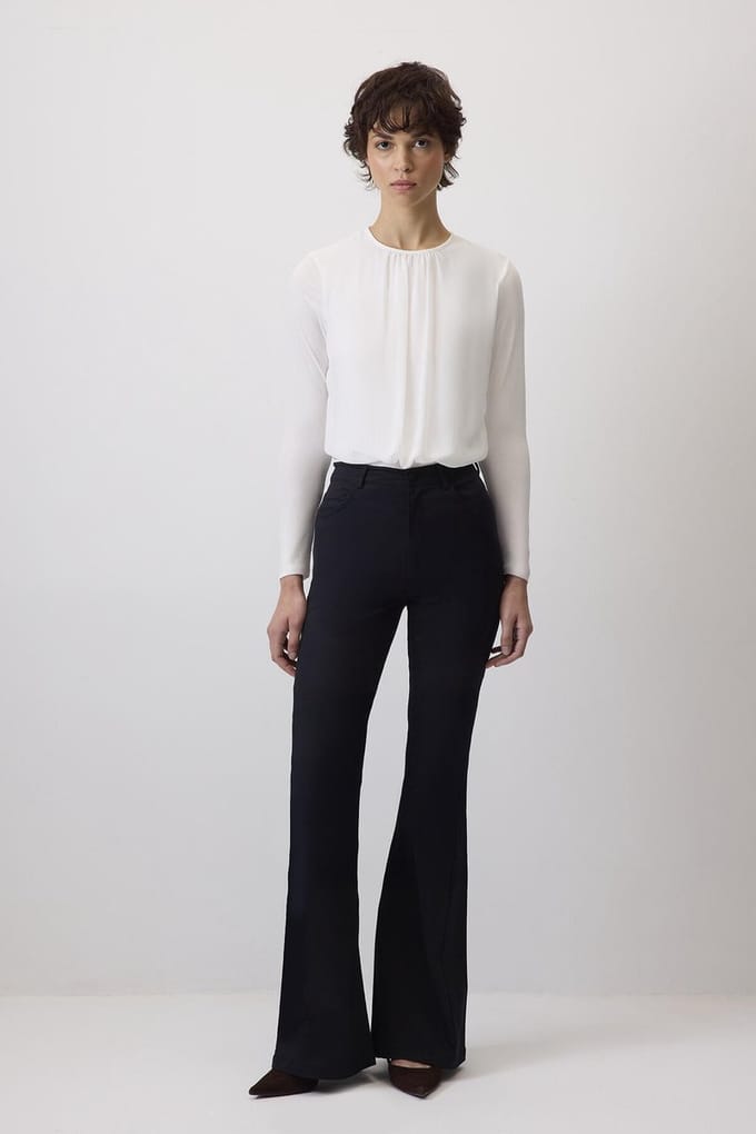 Touché Privé - Bodysuit van gerimpeld chiffon met drukknopen - Crème - Dames