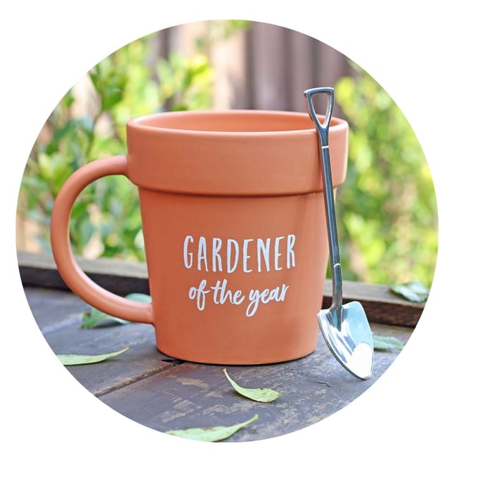 Mok/beker Gardener of the year pot with shovel spoon Multicolours