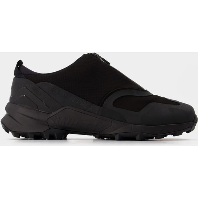 Swift R3 GTX Sneakers in Zwart Stof