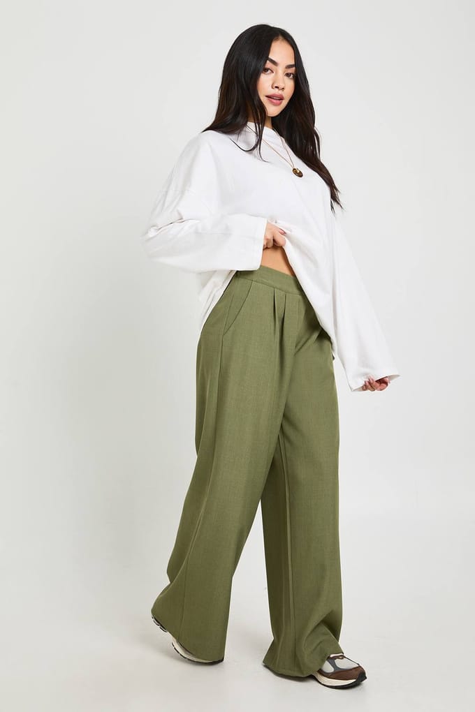 boohoo Dames Geweven Getailleerde Geplooide Wijde Pijpenbroek | Kaki | Maat: 38