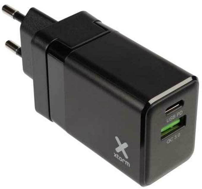 Xtorm Reisstekker / Engelse Stekker / Wereldstekker - Power Delivery Oplader met USB-C kabel - 20W - Zwart