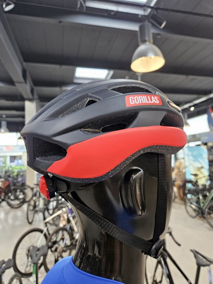Gorillas fietshelm maat L 58-61cm met achterlicht