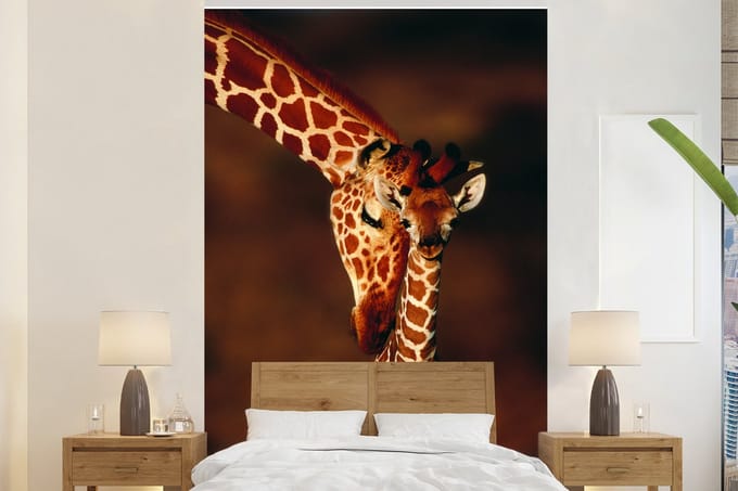 Behang - Fotobehang Portret - Giraffe - Kind - Breedte 170 cm x hoogte 260 cm