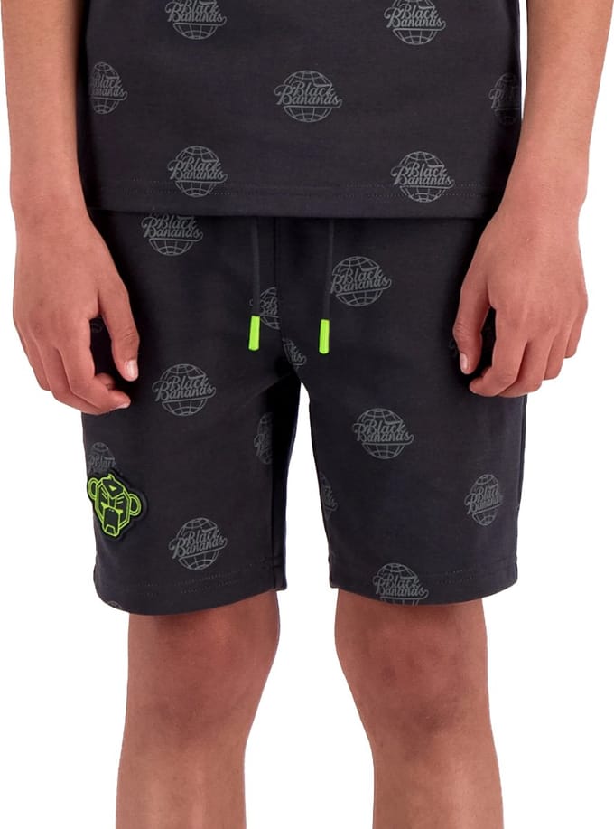 Black bananas jr repeat short in de kleur zwart.