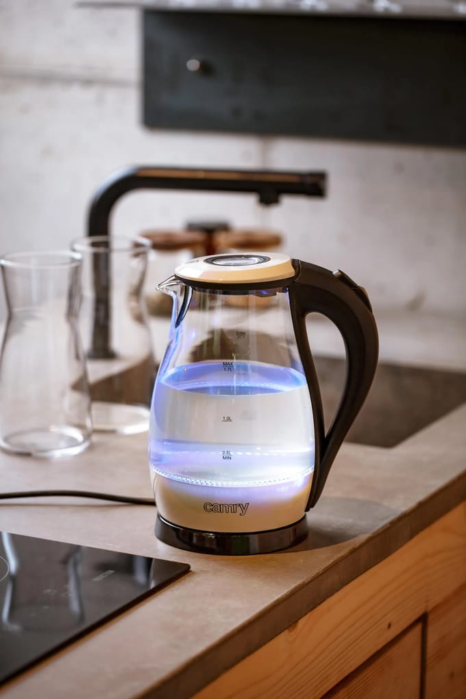 Waterkoker Glas 1,7L, 2200W, Wit, LED, Roterende Basis, Automatische uitschakeling.