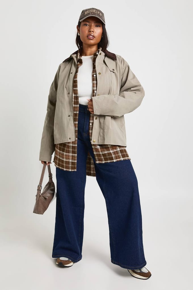 boohoo Dames Plus Cordkraag Schuurjasje | Kaki | Maat: 48