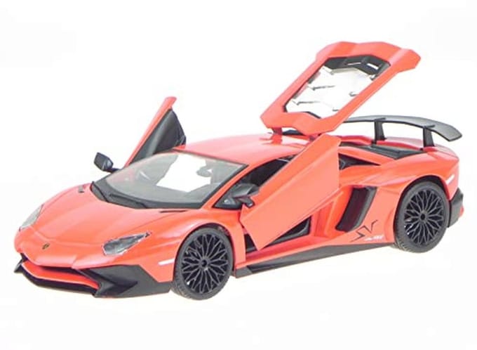 Luxe Sportsauto Model 1:24