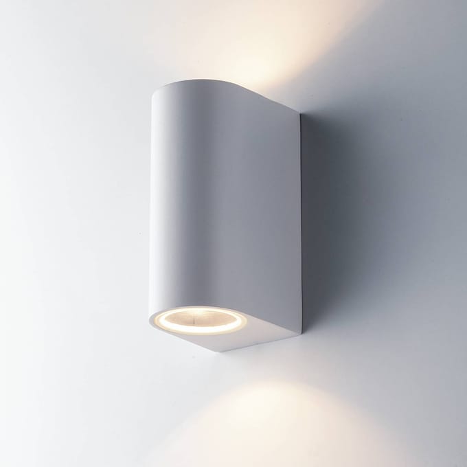 F.A.N. Europe Buitenwandlamp ONE, wit, hoogte 13 cm, metaal IP54, 2-lamps.