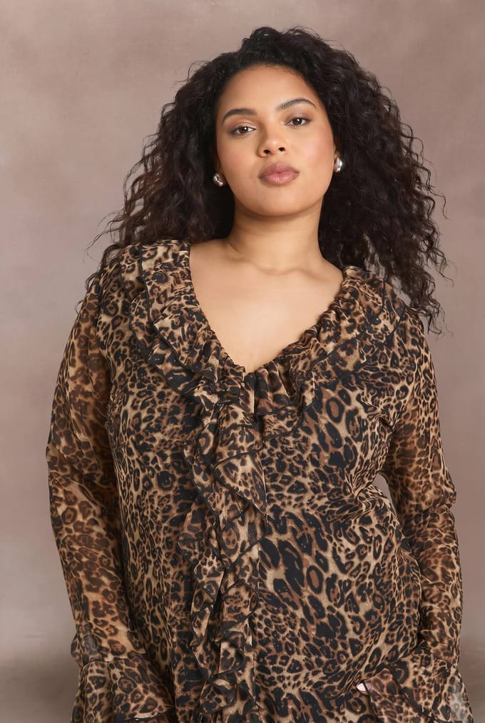 boohoo Dames Plus Chiffon Luipaard Ruffle Midaxi Jurk | Luipaardprint | Maat: 44