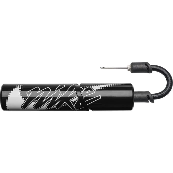 Nike Essential Intl Ball Pomp Zwart K091