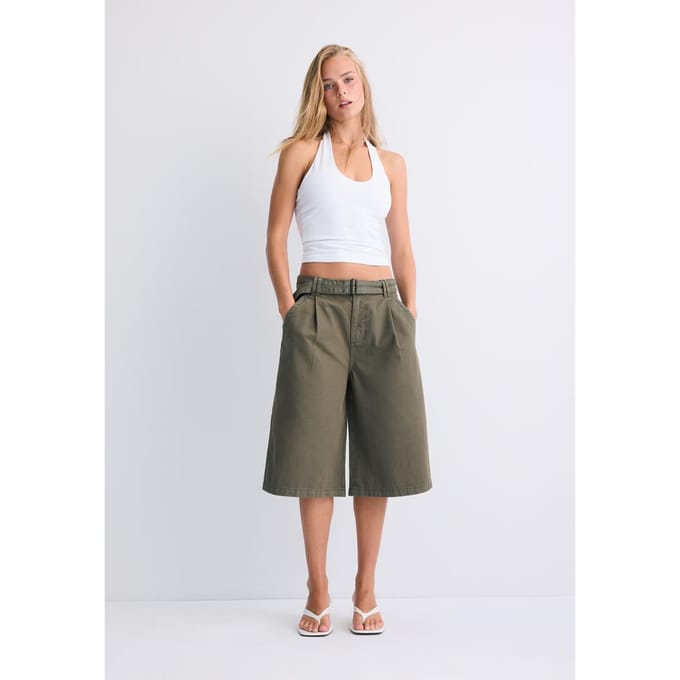 Stradivarius Baggy bermuda met ceintuur  Kaki 40