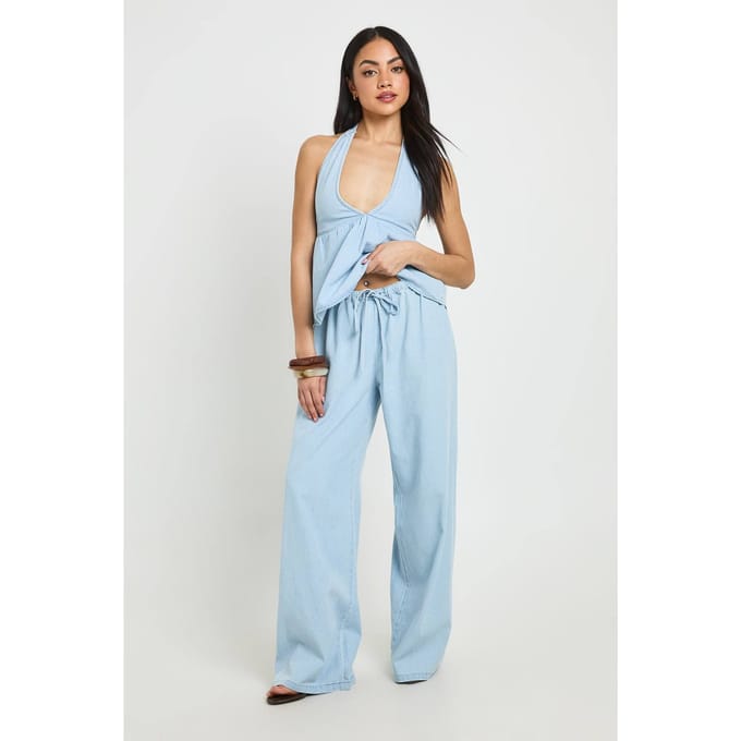 boohoo Dames Chambray Haltertop Met Schommelmodel | Licht Gebleekt | Maat: 36