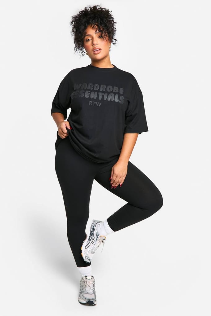 boohoo Dames Plus Wardrobe Essentials Bubble T-Shirt en Legging Set | Black | Maat: 22