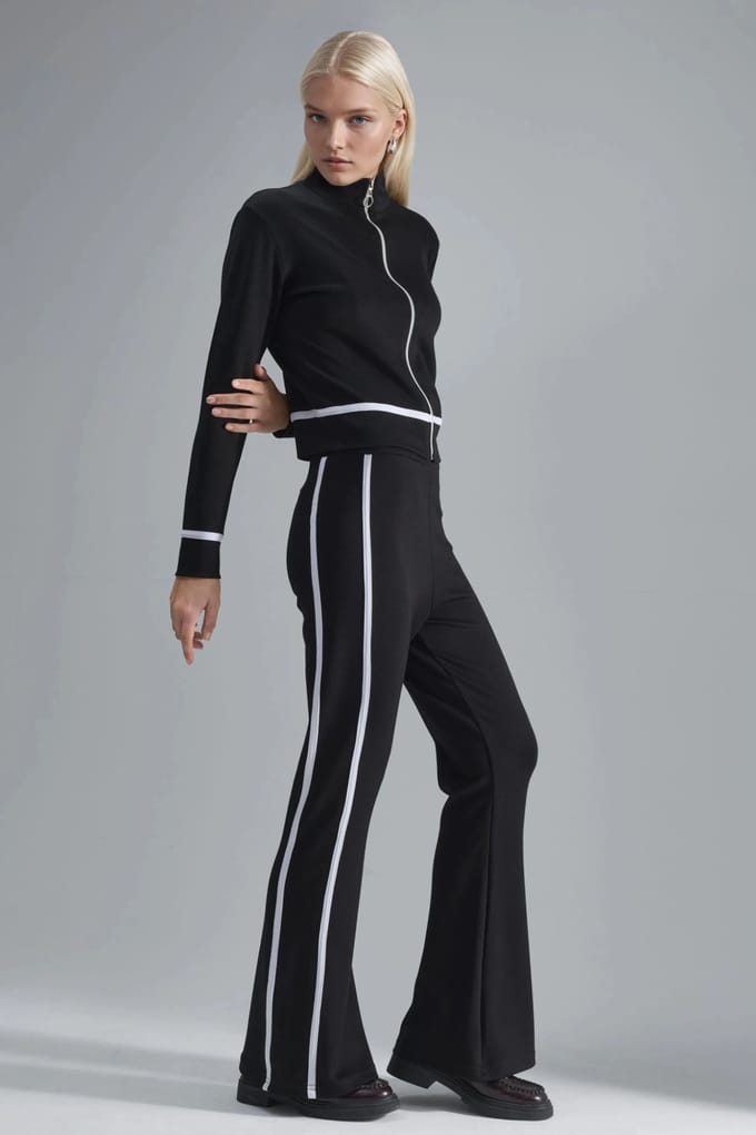 Modal Touch Ziphoodie & Flared Broek Set