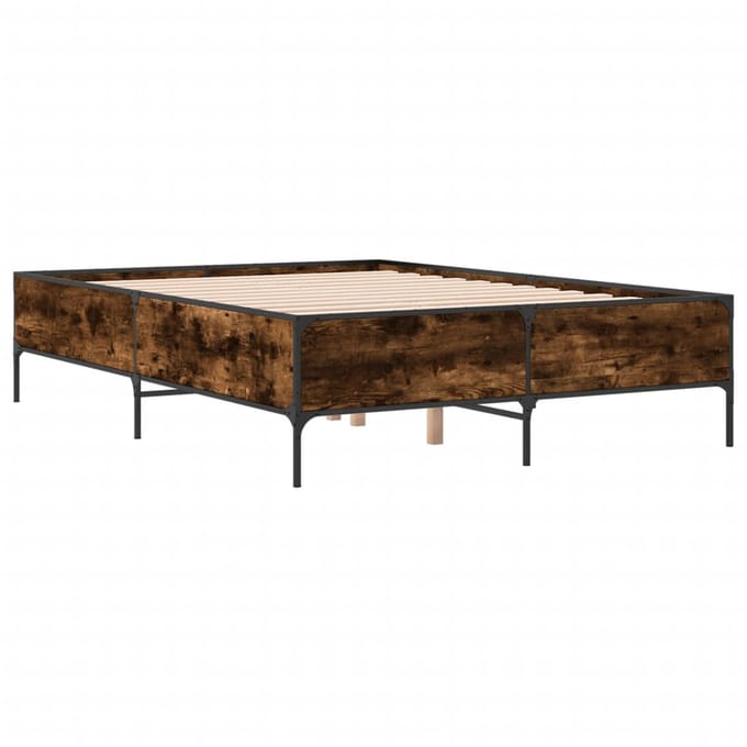 vidaXL - Bedframe - bewerkt - hout - metaal - gerookt - eikenkleurig - 135x190 - cm