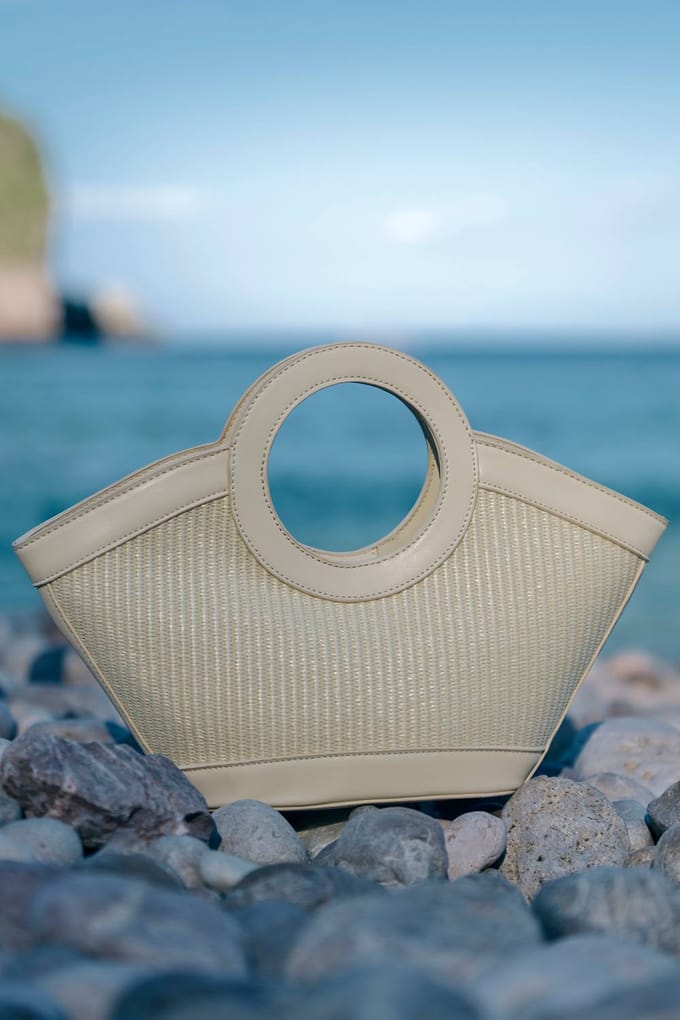 boohoo Dames Contrasterende Raffia Handtas | Creme