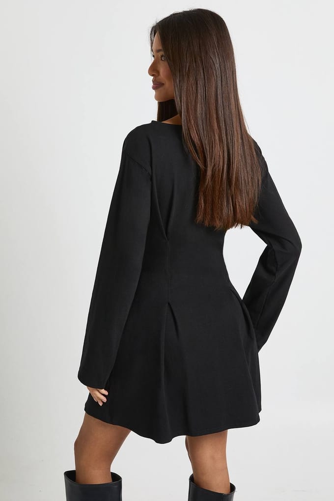 boohoo Dames Getailleerde mini-jurk met ballonmouwen | Zwart | Maat: 36