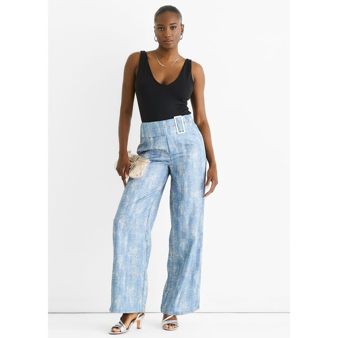 Broek met blauwe gesp