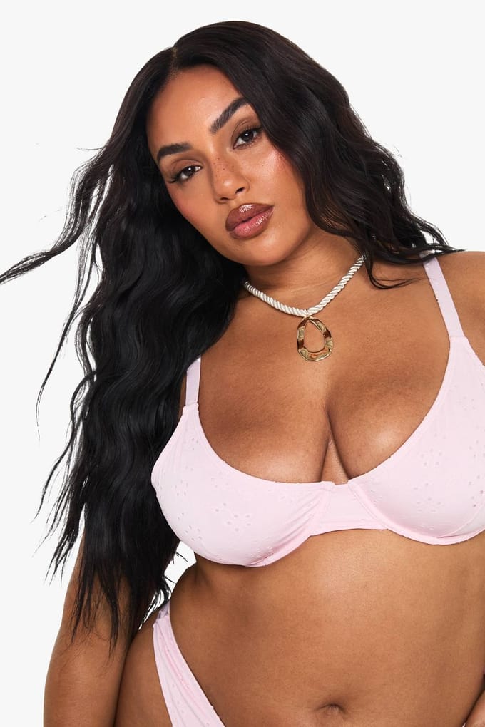 boohoo Dames PLUS BRODERIE BEUGEL BIKINI SET | Baby Pink | Maat: 28