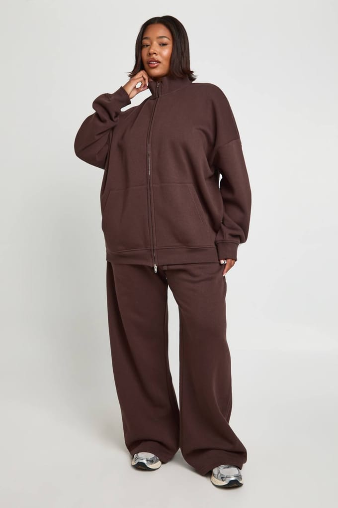 boohoo Dames Plus Dubbele Rits Col Sweatshirt Trainingspak | Chocolate | Maat: 18